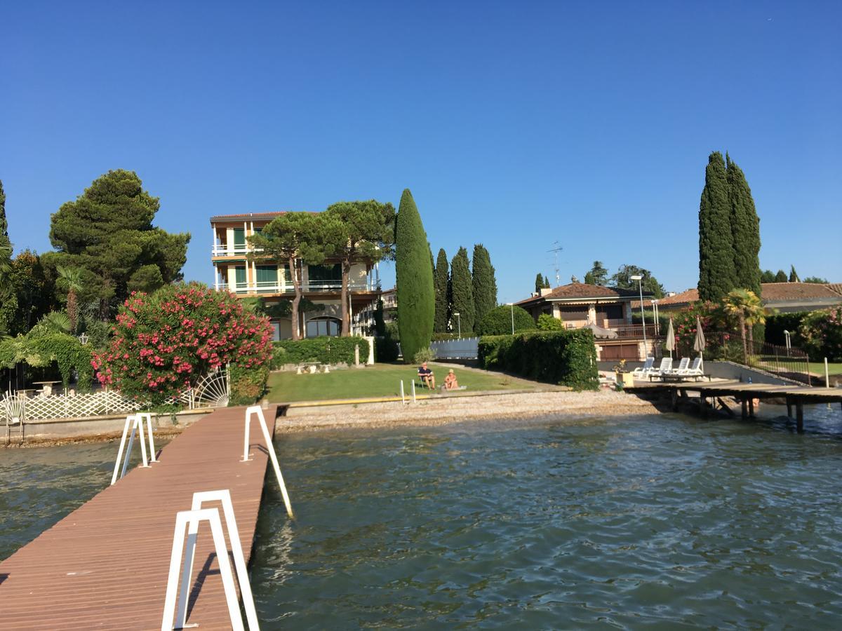 Sunset Apartment Sirmione Esterno foto