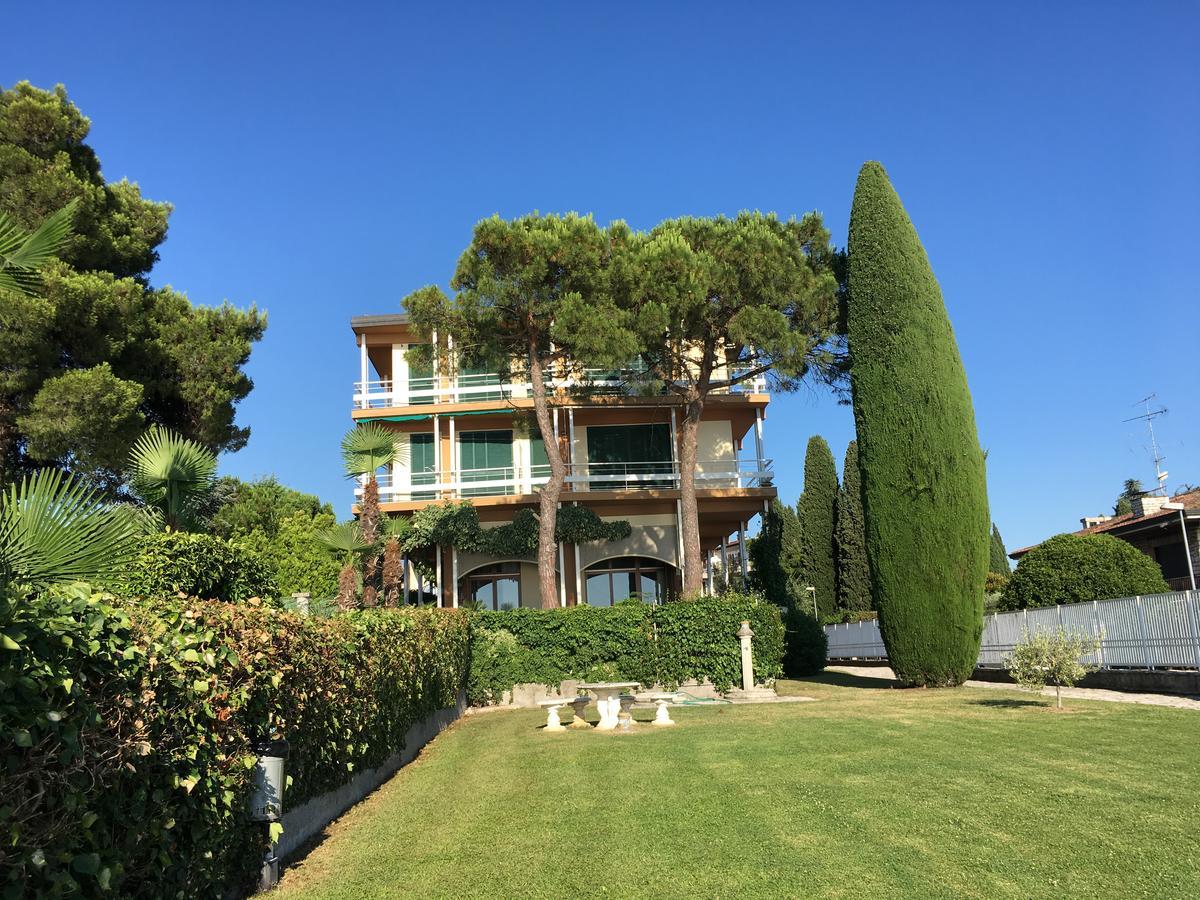 Sunset Apartment Sirmione Esterno foto