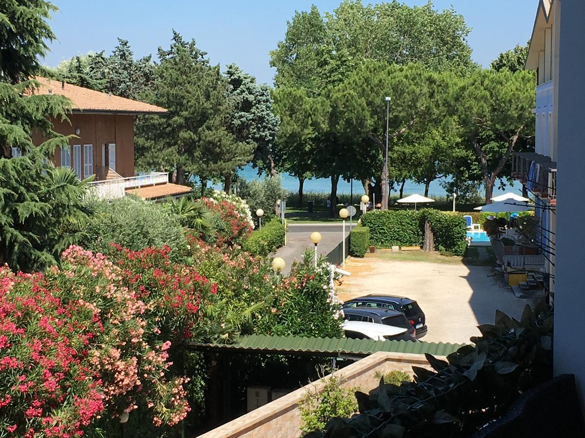 Sunset Apartment Sirmione Esterno foto