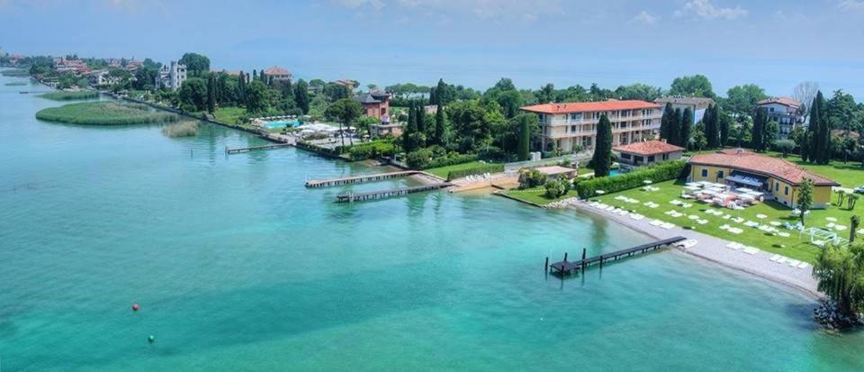 Sunset Apartment Sirmione Esterno foto